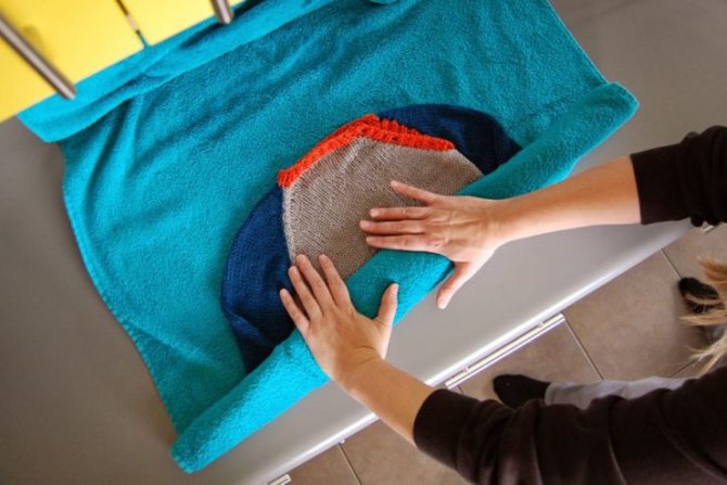 Как вернуть пушистость свитеру из ангоры, если он свалялся?