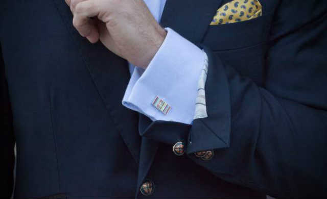 пуговицы на манжетах